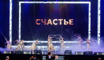 Nur Sürer’e Rusya’dan En İyi Kadın Oyuncu ödülü!