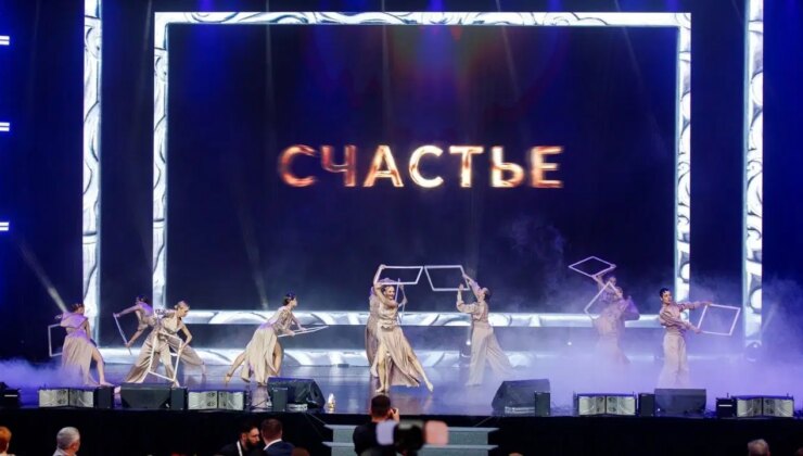 Nur Sürer’e Rusya’dan En İyi Kadın Oyuncu ödülü!