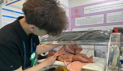 Öğrencilerden yenidoğan ölümlerini azaltmak için yapay zeka destekli kuvöz geliştirdi