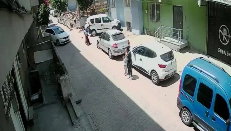 Öğretmene yardım ederken kullandığı otomobili duvara vurdu