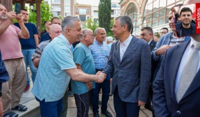 Operasyonlara karşı bayramlaşmayı yurttaşlarla yapan CHP, haksızlıkları sokakla konuşuyor: ‘Yurttaş yapılan suçlamalara inanmıyor’