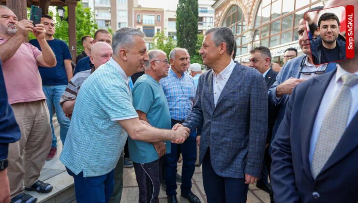 Operasyonlara karşı bayramlaşmayı yurttaşlarla yapan CHP, haksızlıkları sokakla konuşuyor: ‘Yurttaş yapılan suçlamalara inanmıyor’