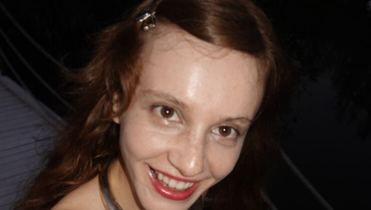 Oyuncu Ahsen Eroğlu da tatile çıktı! Bikinili pozlarını yayınladı