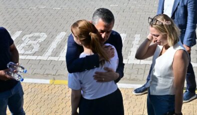 Özgür Özel, Nehir Zeyrek’i üniversite sınavının ikinci gününde de yalnız bırakmadı!