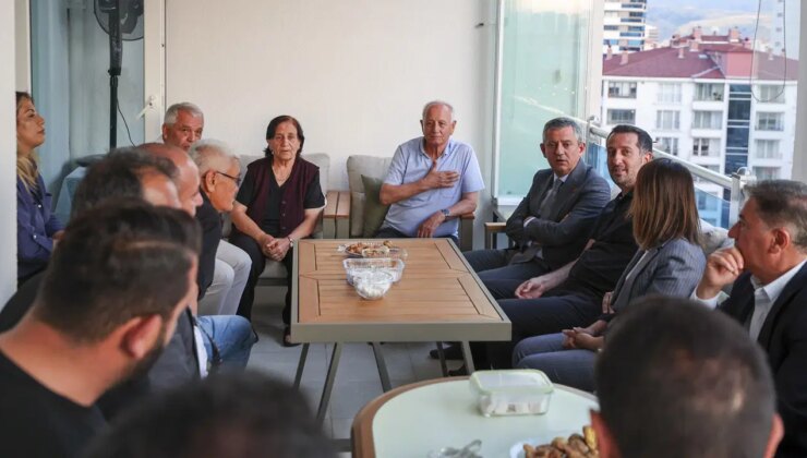 Özgür Özel, PM Üyesi Hakverdi’ye taziye ziyaretinde bulundu