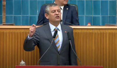 Özgür Özel’den grup toplantısında Turizm Bakanı Ersoy’a ‘Yunanistan’ göndermesi: ‘Orada bakanların nasıl istifa ettiğini öğren’