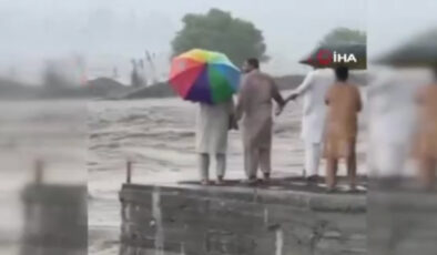 Pakistan’da muson yağışları etkili oldu