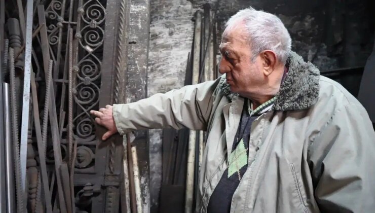 Papazlar bu kapının peşinde: 160 yıllık tarihi kapı için servet teklif ettiler