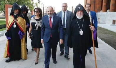 Paşinyan Kilise’ye savaş açtı: “Bekâret yeminini bozmuşsa…”
