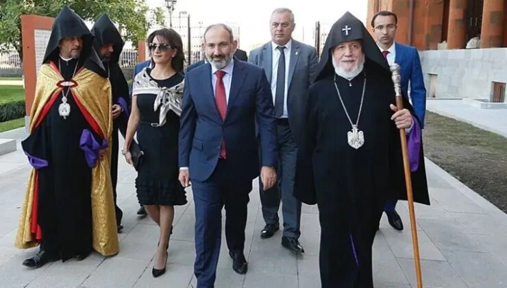 Paşinyan Kilise’ye savaş açtı: “Bekâret yeminini bozmuşsa…”