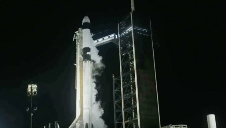 Polonyalı, Macar ve Hint astronotlar uzay yolculuklarına başladı