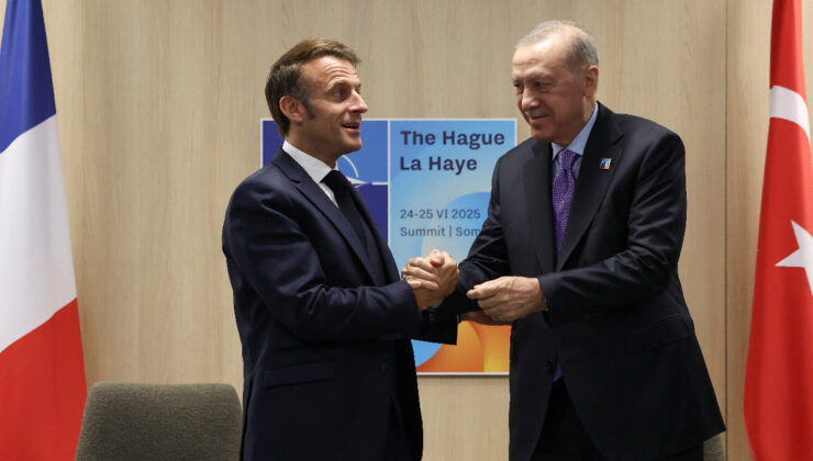 Rus medyasından Macron yorumu: Erdoğan’ı alt etmeye çalıştı, beyblade gibi döndü