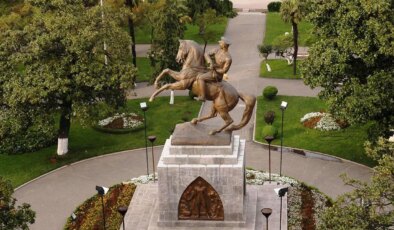 Samsun’daki Kültür Yolu Festivali için hazırlanan afişlerde bu yıl da şehrin simgesine yer verilmedi: Onur Anıtı yine yok!