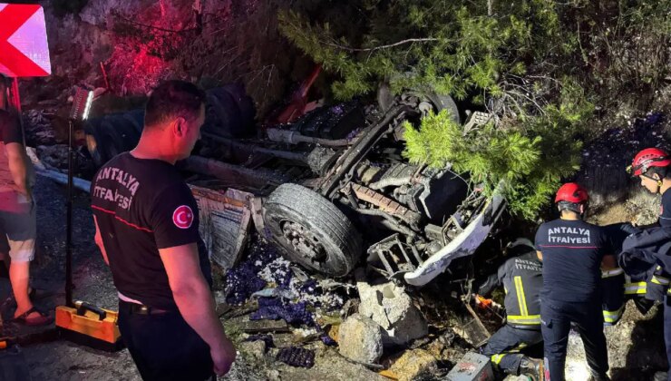 Şarampole devrilen kamyonun sürücüsü yaşamını yitirdi!