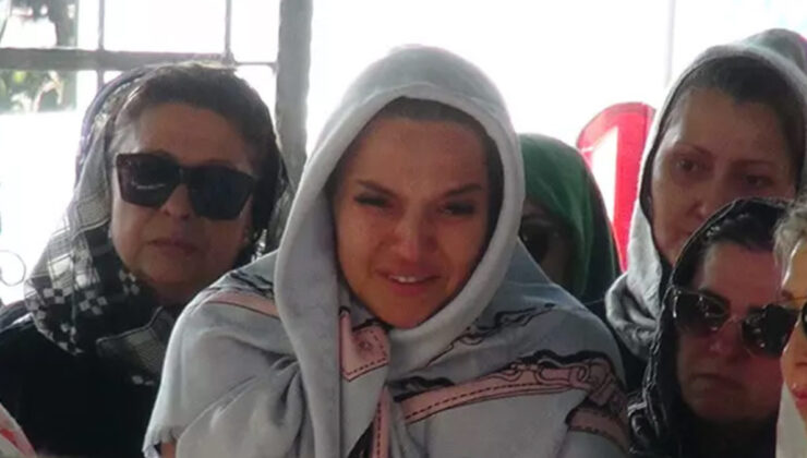 Şarkıcı Demet Akalın’ın acı günü! Kuzeni toprağa verildi