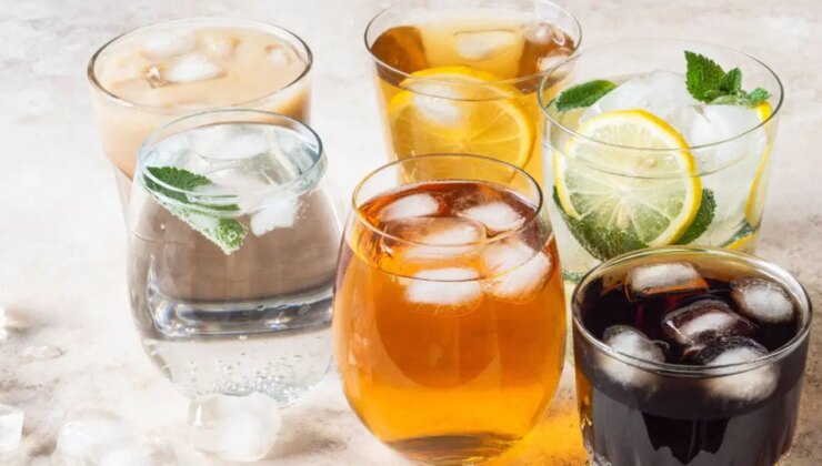 Serinlemek isterken sağlığınızdan olmayın! ‘Yüksek şekerli soğuk içecekler yazın kilo alımına neden olabilir’