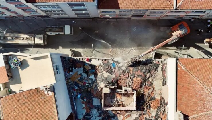 Silivri’de risk oluşturan yapılar yıkılıyor