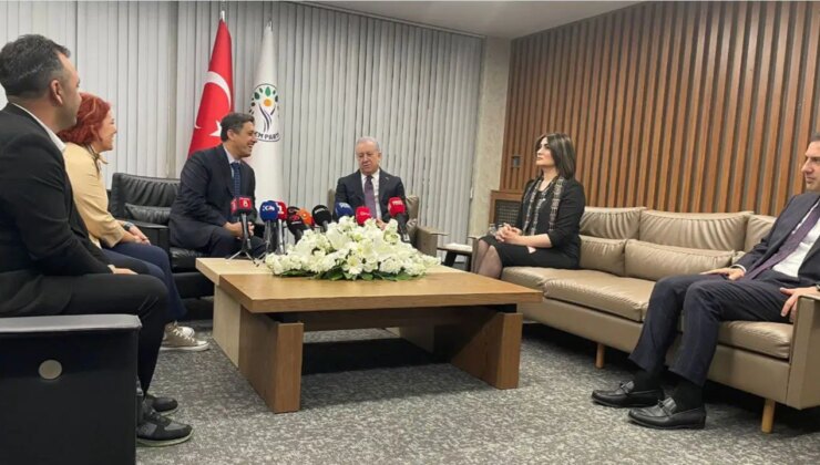 Siyasette bayramlaşma trafiği: DEM Parti’nin ilk ziyaretçisi MHP oldu