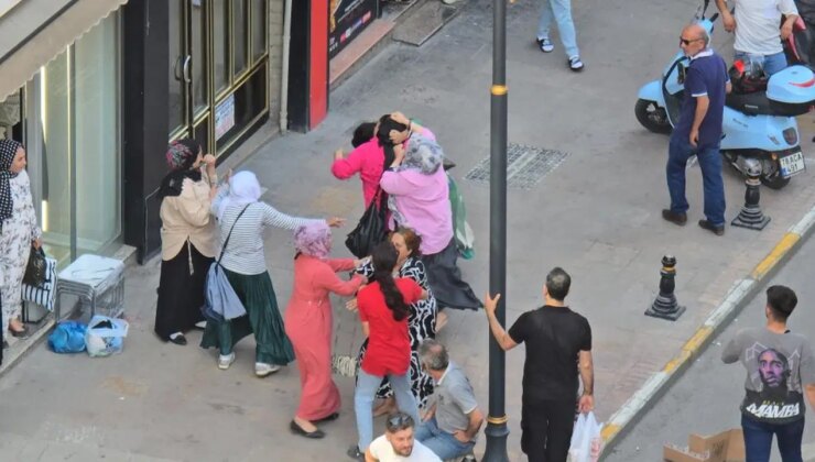 Sokak ortasında kavga: Kafasını ısırmaya çalıştı