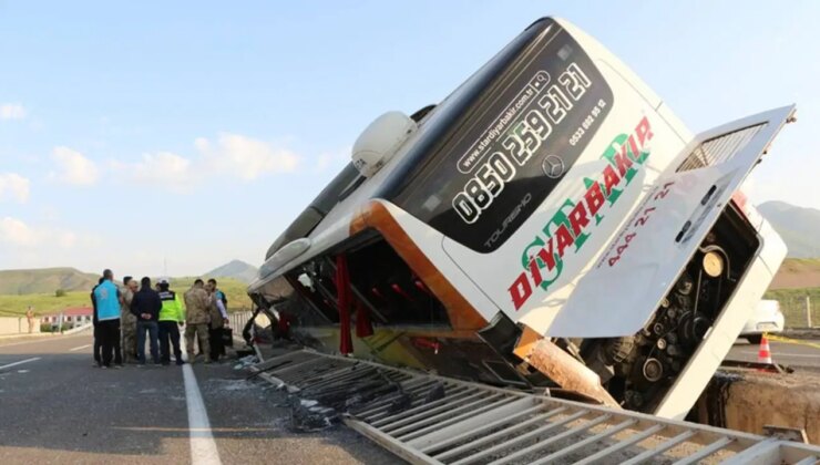 Son dakika… Bingöl’de yolcu otobüsü devrildi: Yaralılar var!