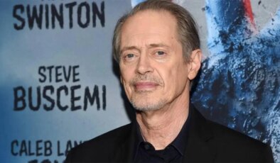 Steve Buscemi Wednesday dizisinin 2. sezonunda: Yeni tarzıyla tanınmaz hale geldi!