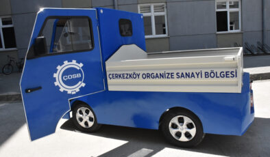 Tekirdağ’da meslek liseli öğrenciler, elektrikli kamyonet üretti