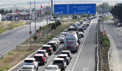 Tekirdağ’dan İstanbul’a bayram dönüşü yoğunluğu: Uzun araç kuyrukları oluştu!