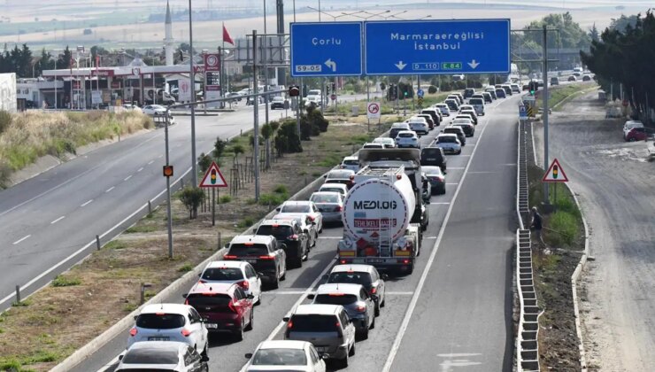 Tekirdağ’dan İstanbul’a bayram dönüşü yoğunluğu: Uzun araç kuyrukları oluştu!