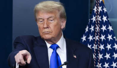 Trump’tan Hamaney’e: Onu utanç verici bir ölümden kurtardım