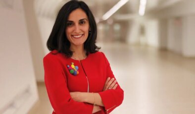 Türk bilim insanı Canan Dağdeviren beyin kanaması geçirdi