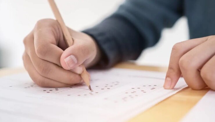 Türkiye genelinde sınava girenlerin ortak tek bir yorumu vardı: Türkçe karışıktı