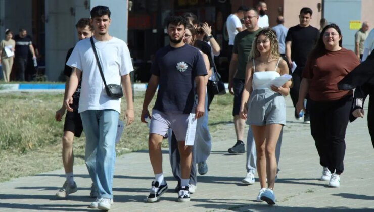 YKS’nin ilk oturumu TYT sona erdi: 2.5 milyon aday ter döktü