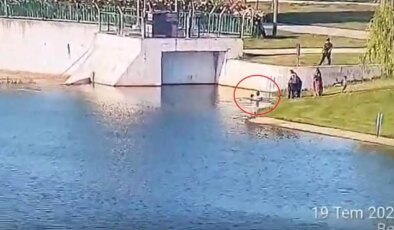 1 buçuk yaşındaki bebek çaya düştü: Görevli kurtardı!