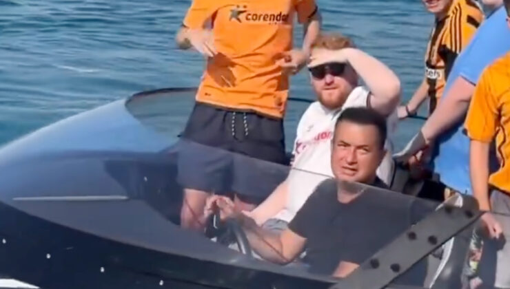 Acun Ilıcalı Çeşme’de sürat teknesiyle görüntülendi: Yolun Erdoğan gibi açık olsun