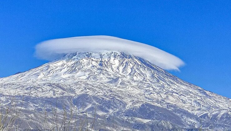 Ağrı Dağı’ndaki takke buzulu eriyor; 37 yılda yüzde 41 küçüldü