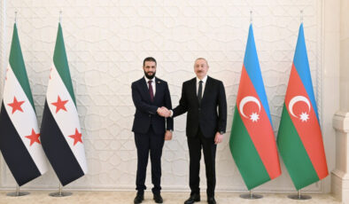 Ahmed Şara, Azerbaycan Cumhurbaşkanı İlham Aliyev ile görüştü