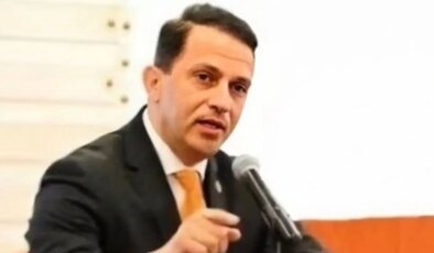 AKP’li Mücahit Birinci’den Özgür Özel’in sözlerine: ‘Biri, sokak köpeklerini sokağa çıkarmakla tehdit ediyor’