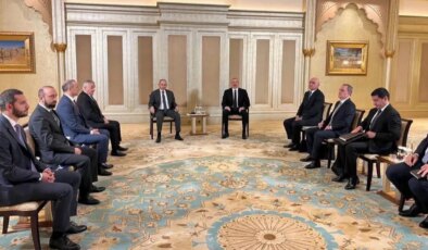 Aliyev ile Paşinyan, Abu Dabi’de görüştü