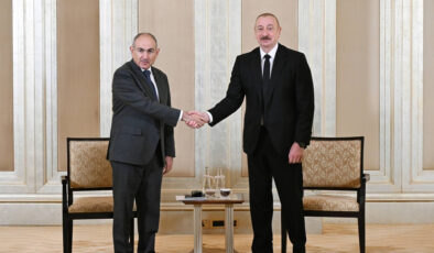 Aliyev ve Paşinyan, Abu Dabi’de bir araya geldi