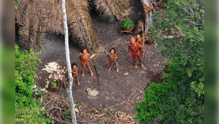 Amazon ormanlarında misyonerlik: Halk, ses cihazlarıyla korkutuluyor