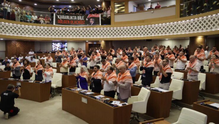 Antalya Büyükşehir Belediye Meclisi’nden Başkan Muhittin Böcek’e destek