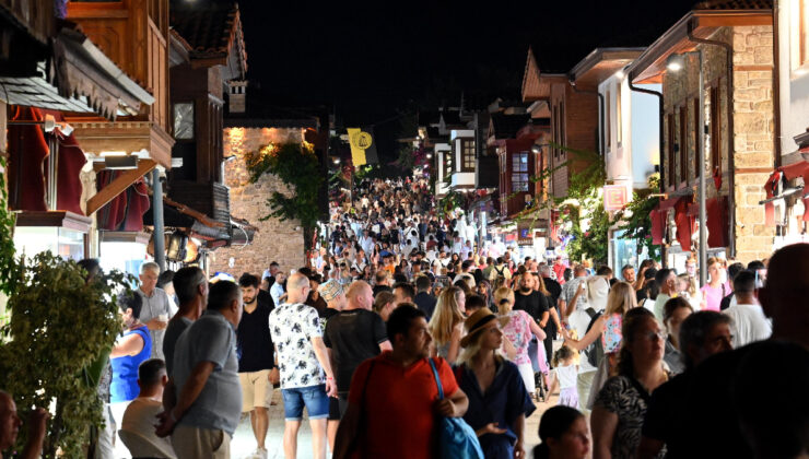 Antalya, temmuz ayı ziyaretçi sayısıyla tüm zamanların rekorunu kırdı