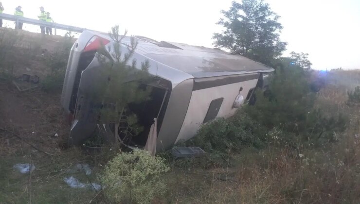 Balıkesir’de yolcu otobüsü şarampole devrildi; 27 yaralı