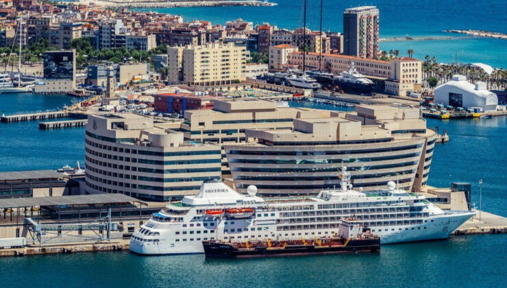 Barselona iki kruvaziyer terminalini kapatıyor