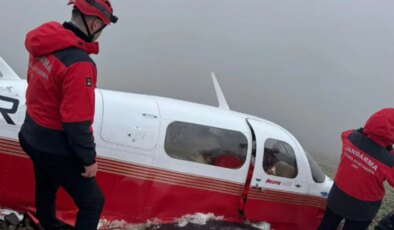 Bayburt-Erzurum sınırında uçak düşmüştü… Bakan Ali Yerlikaya uçağın enkazına ulaşıldığı anları paylaştı!