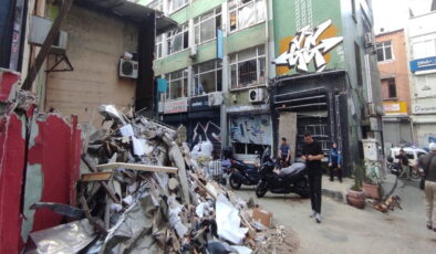 Beyoğlu’ndaki patlamayla çöken binanın izleri gün aydınlanınca ortaya çıktı