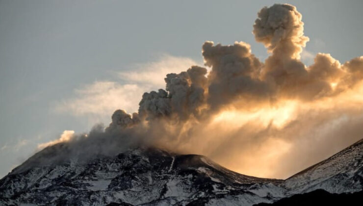 Bilim insanları araştırdı: Eriyen buzullar volkanik patlamalara yol açabilir