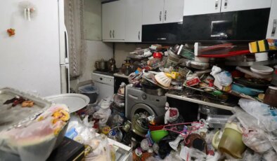 Bir ‘çöp ev’ vakası daha! Bu kez Yenimahalle: Bir evden 3 kamyon çöp çıktı…