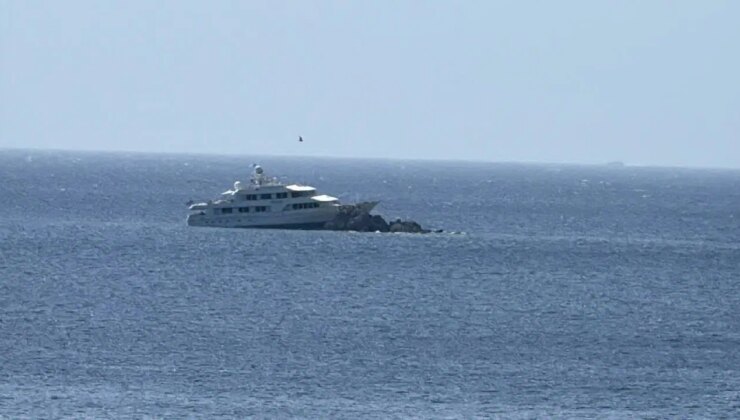 Bodrum’da sıcak dakikalar… Motoryat kayalıklara çarptı!