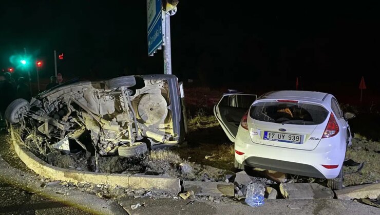 Çanakkale’de faciadan dönüldü! Kavşakta otomobiller çarpıştı: 1’i ağır, 3 yaralı